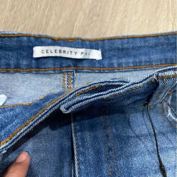 Celebrity Pink Curvy High Rise Mini Shorts The Deb Juniors Size 11 - Picture 2 of 4